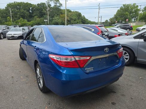 Used 2017 Toyota Camry SE FWD image 5