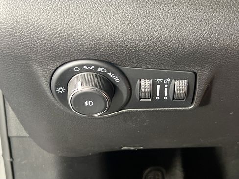 Used 2022 Jeep Compass Trailhawk w/ Sun and Sound Group AWD/4WD image 10