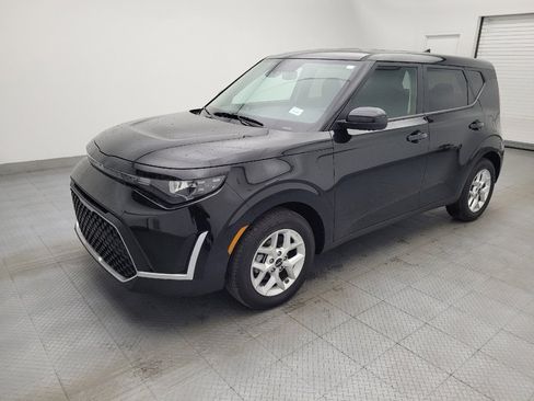 Used 2025 Kia Soul LX w/ LX Technology Package image 2