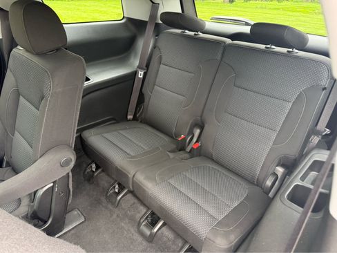Used 2021 GMC Acadia SLE w/ Driver Convenience Package FWD image 12