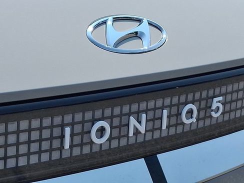 Used 2024 Hyundai Ioniq 5 Limited AWD/4WD image 32