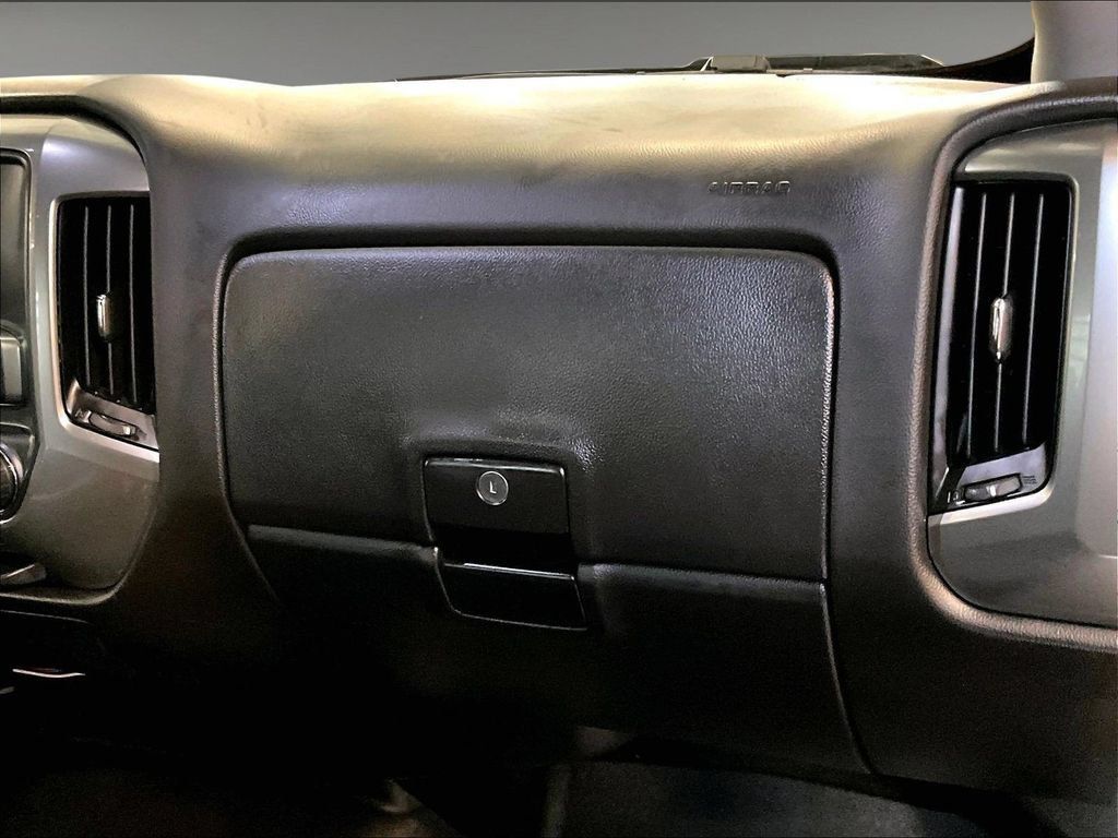 Used 2018 Chevrolet Silverado 1500 LT w/ All Star Edition AWD/4WD image 13