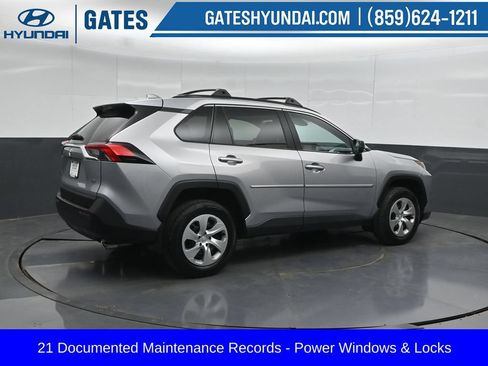 Used 2021 Toyota RAV4 LE FWD image 2