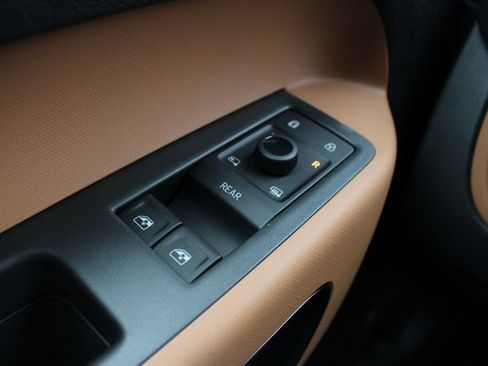 New 2025 Volkswagen ID. Buzz Pro S Plus image 19