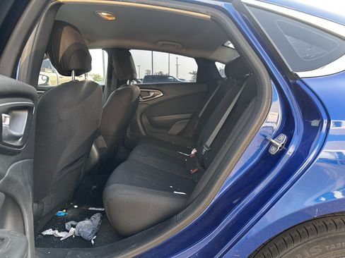Used 2016 Chrysler 200 Limited FWD image 8