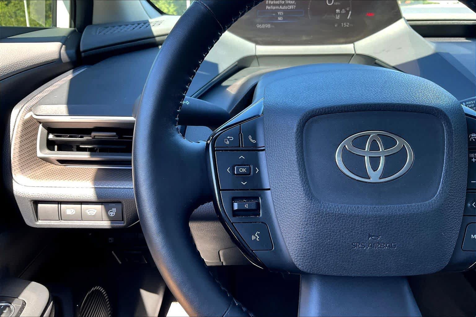Used 2025 Toyota Prius XLE FWD image 23