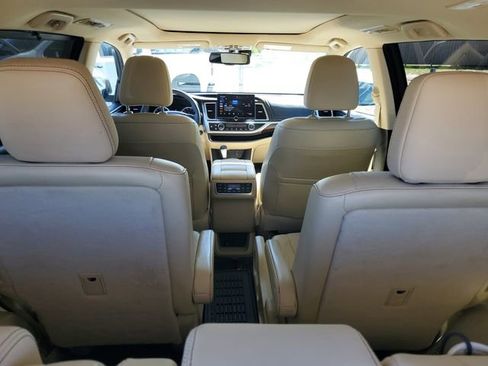 Used 2015 Toyota Highlander Limited Platinum AWD/4WD image 32
