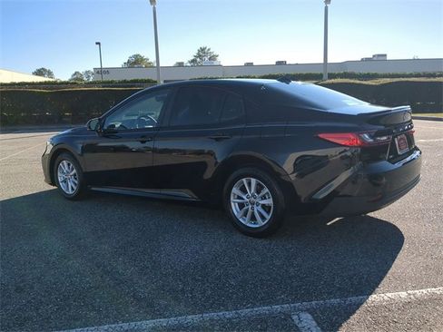 Certified 2025 Toyota Camry LE image 6