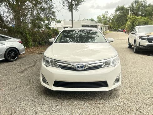 Used 2014 Toyota Camry XLE w/ Leather Package FWD image 3