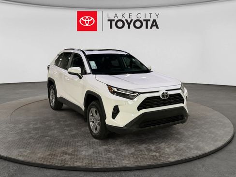 Used 2025 Toyota RAV4 XLE w/ Convenience Package FWD image 13
