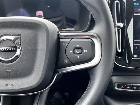 Used 2025 Volvo XC40 B5 Core w/ Protection Package Premier image 22