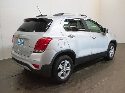 Used 2017 Chevrolet Trax LT w/ LT Convenience Package AWD/4WD image 4