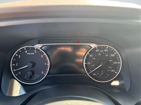 Certified 2022 Nissan Rogue SV FWD image 20