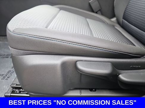New 2026 Chevrolet Trax LT w/ Sunroof Package FWD image 28