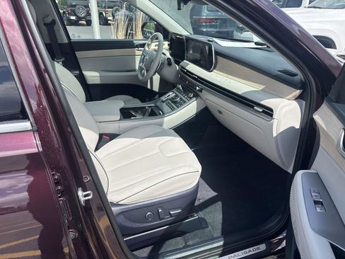 Used 2024 Hyundai Palisade Limited AWD/4WD image 15