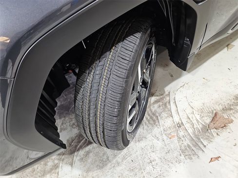 New 2025 Subaru Forester Limited image 33