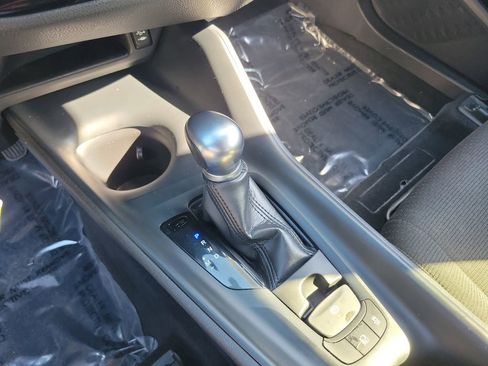 Used 2019 Toyota C-HR LE image 27