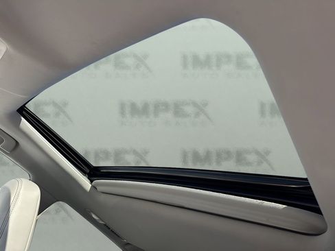 Used 2018 Toyota Highlander image 11