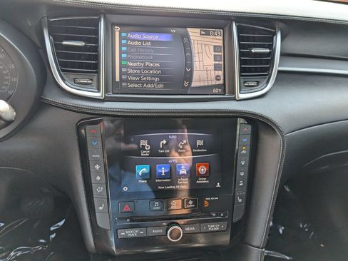 Used 2019 INFINITI QX50 Luxe w/ Navigation Package FWD image 22