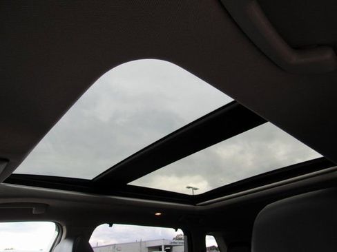 Used 2021 Nissan Rogue SV w/ Premium Package image 20