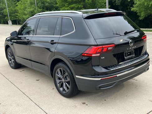 Certified 2023 Volkswagen Tiguan SE w/ Panoramic Sunroof Package FWD image 8