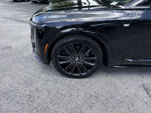 Certified 2026 Cadillac Lyriq V AWD/4WD image 10