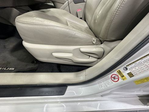 Used 2013 Toyota Prius Two FWD image 15