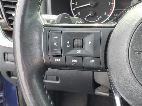 Used 2021 Nissan Rogue SV w/ Premium Package image 19