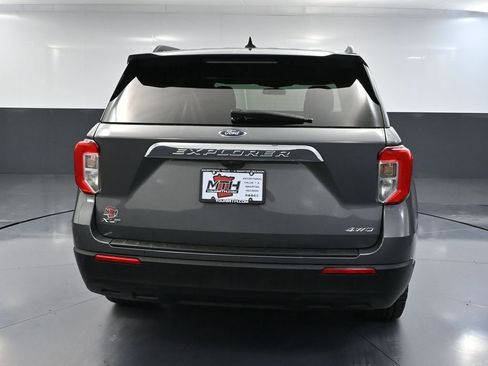 Used 2023 Ford Explorer XLT AWD/4WD image 6