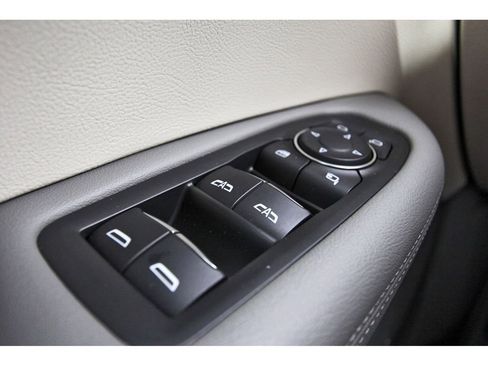 Used 2023 Cadillac XT6 Premium Luxury w/ Technology Package image 12