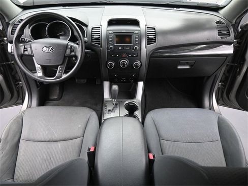 Used 2013 Kia Sorento LX w/ Convenience Pkg image 23