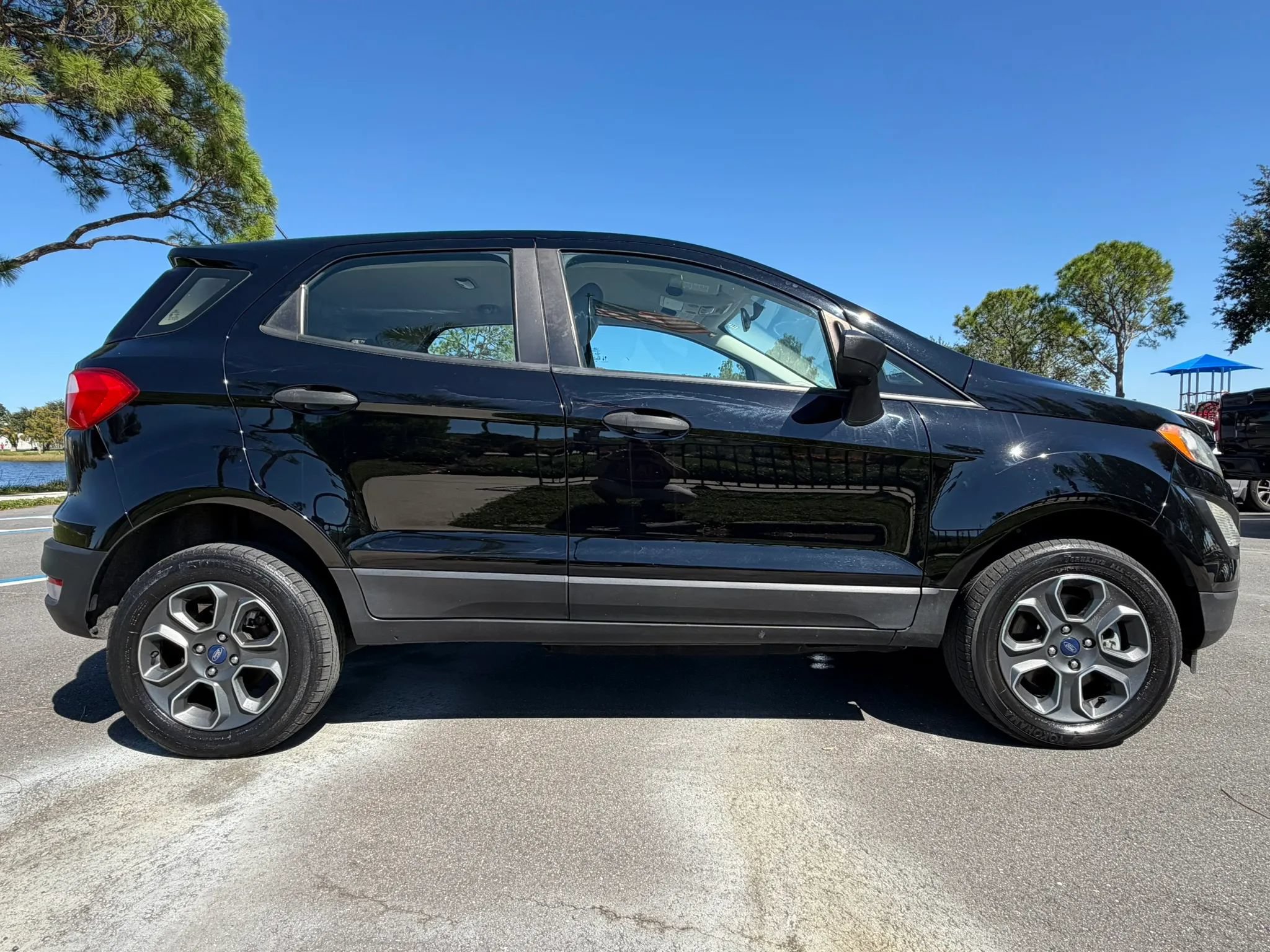 Used 2020 Ford EcoSport S AWD/4WD image 8