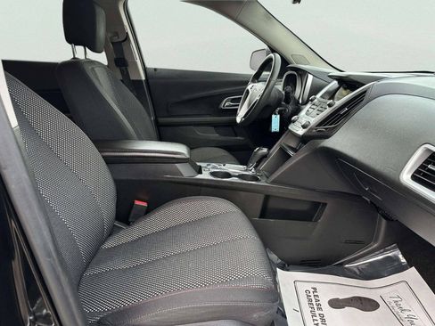 Used 2017 Chevrolet Equinox LT FWD image 20