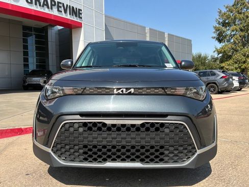 Used 2025 Kia Soul LX w/ LX Technology Package FWD image 3
