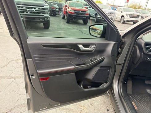 Used 2022 Ford Escape SEL w/ SEL Stealth AWD Package image 17
