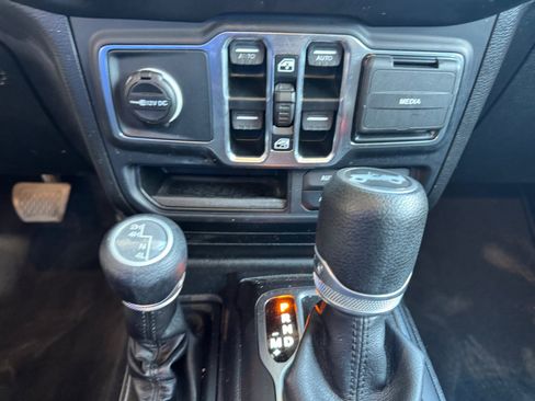 Used 2019 Jeep Wrangler Unlimited Sport S AWD/4WD image 21