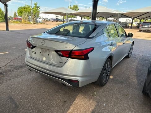 Used 2024 Nissan Altima 2.5 SV w/ SV Premium Package AWD/4WD image 4