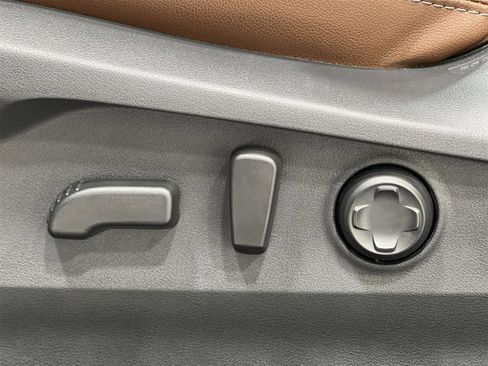 Certified 2025 Subaru Outback Touring XT image 12