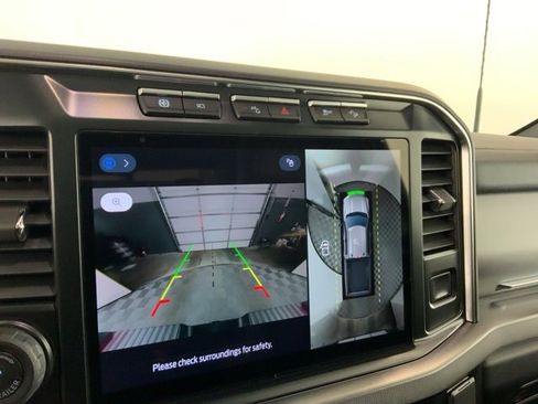 Used 2024 Ford F350 Platinum w/ FX4 Off-Road Package image 25