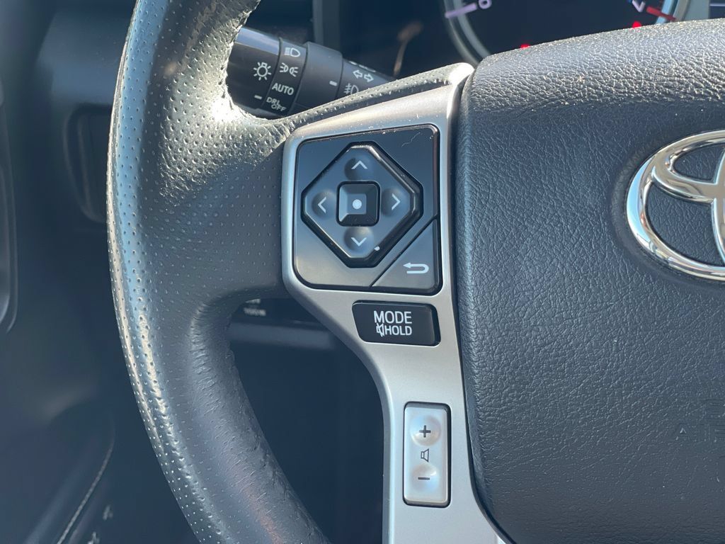 Used 2019 Toyota 4Runner Limited AWD/4WD image 22