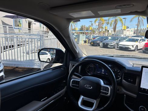 Used 2024 Ford Expedition Limited RWD image 38