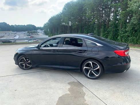 Used 2018 Honda Accord Sport image 11