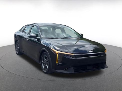 Used 2025 Kia K4 FWD image 3