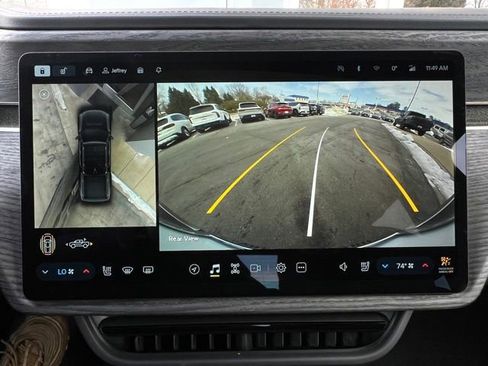 Used 2023 Rivian R1T Adventure image 20