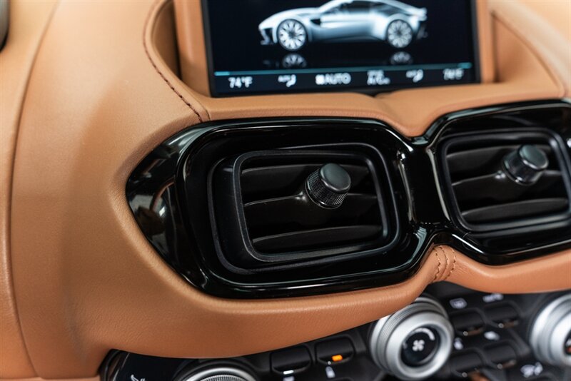 Used 2020 Aston Martin V8 Vantage Coupe RWD image 92