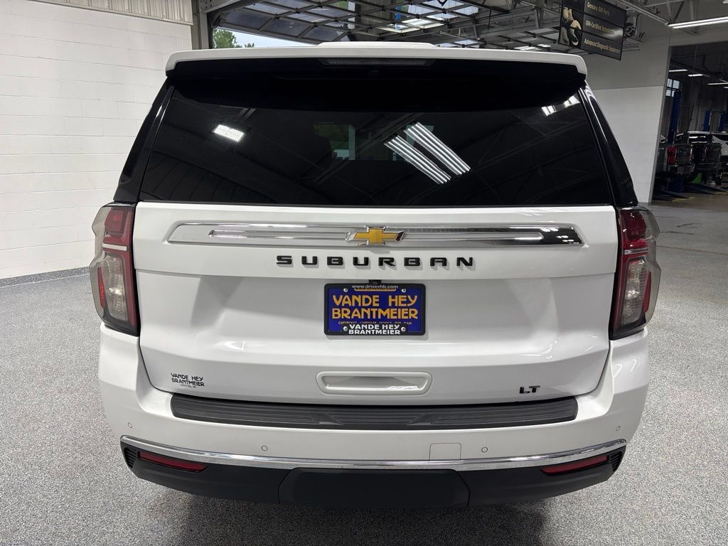 Used 2022 Chevrolet Suburban LT AWD/4WD image 6
