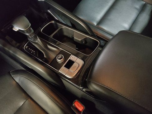 Used 2020 Kia Telluride LX image 26