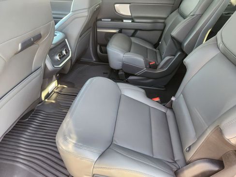 New 2026 Ford Expedition Active image 25