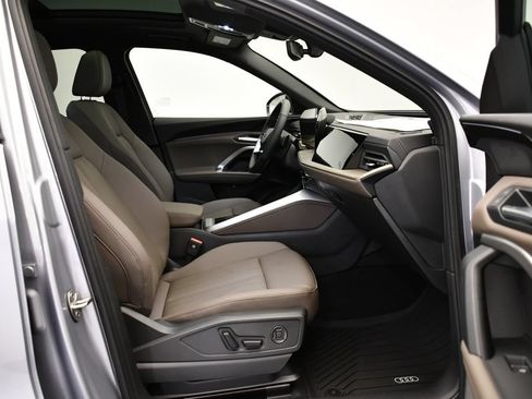Used 2025 Audi Q5 Premium w/ Convenience Package AWD/4WD image 43