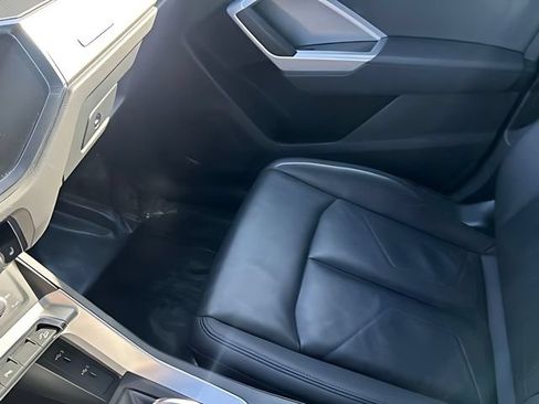 Used 2025 Audi Q3 2.0T Premium AWD/4WD image 38